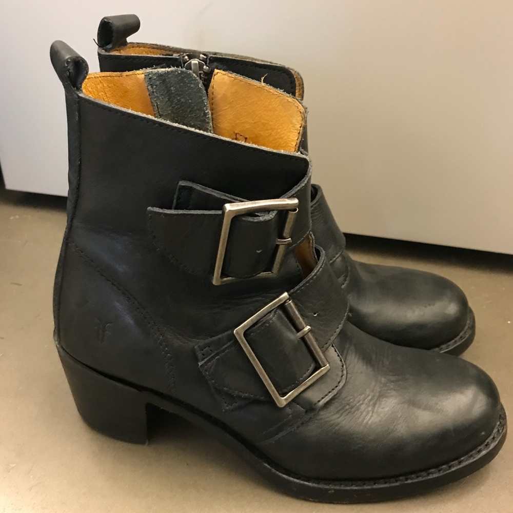 Frye Sabrina Buckle